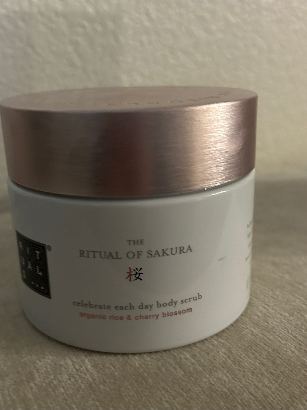 Ritual of Sakura Celebrate Each Day Body Scrub jumbo 13.2 oz rice/cherry blossom